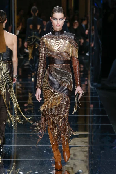 Look 64